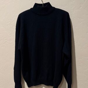Women’s Large, Black, Cashmere,Turtleneck Sweater.